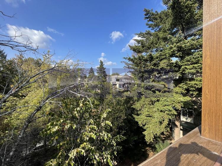 Apartament cu 3 camere decomandat în Kiseleff
