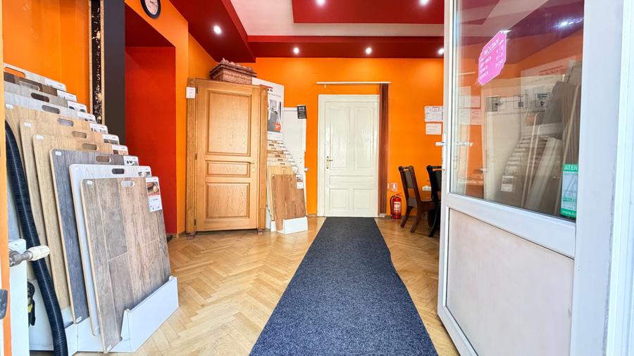 Spațiu comercial 50 mp | La cheie | Strada de Mijloc | 800 €/lună | - 2