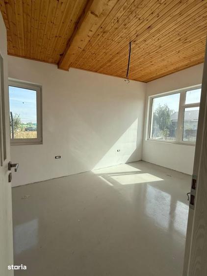 Casă cu 3 camere în Ciorogârla