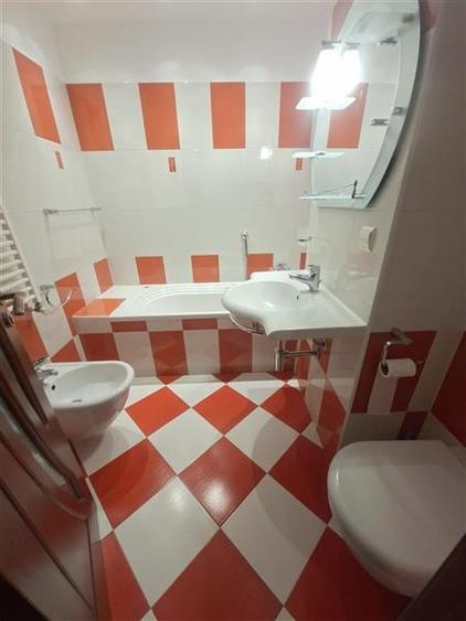 Apartament cu 3 camere decomandat în 9 Mai