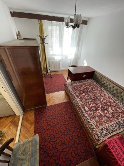 Apartament cu 2 camere decomandat în Petros