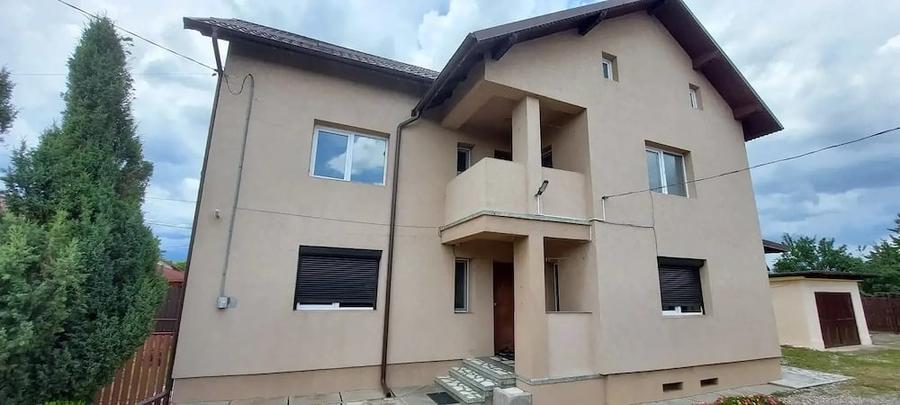 Casă cu 5 camere cu Teren 1209 Mp în Central
