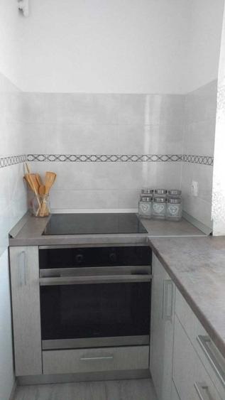 Apartament cu 4 camere decomandat în Central