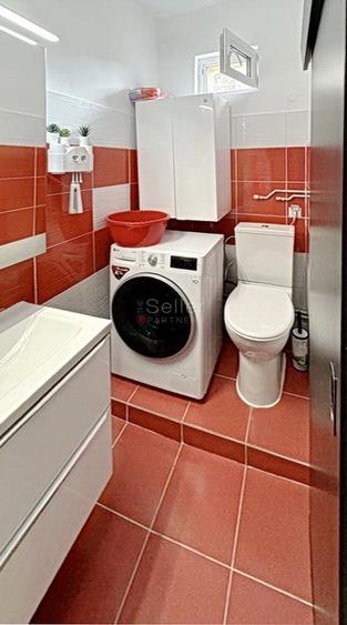Apartament cu 2 camere semidecomandat, mobilat în Brașovul Vechi