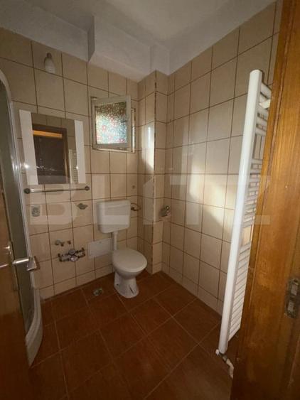 Apartament cu 4 camere semidecomandat în Central