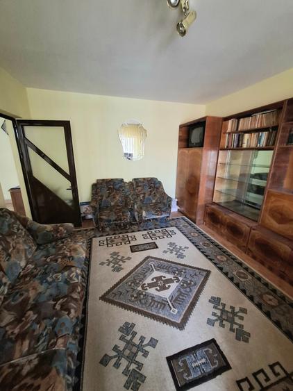 Apartament cu 4 camere decomandat, mobilat în Ultracentral