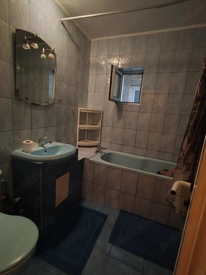 Apartament cu 3 camere decomandat în Micro 16