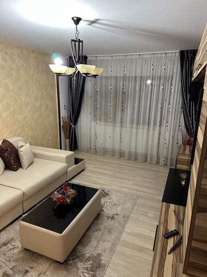 Apartament cu 3 camere în 1 Mai