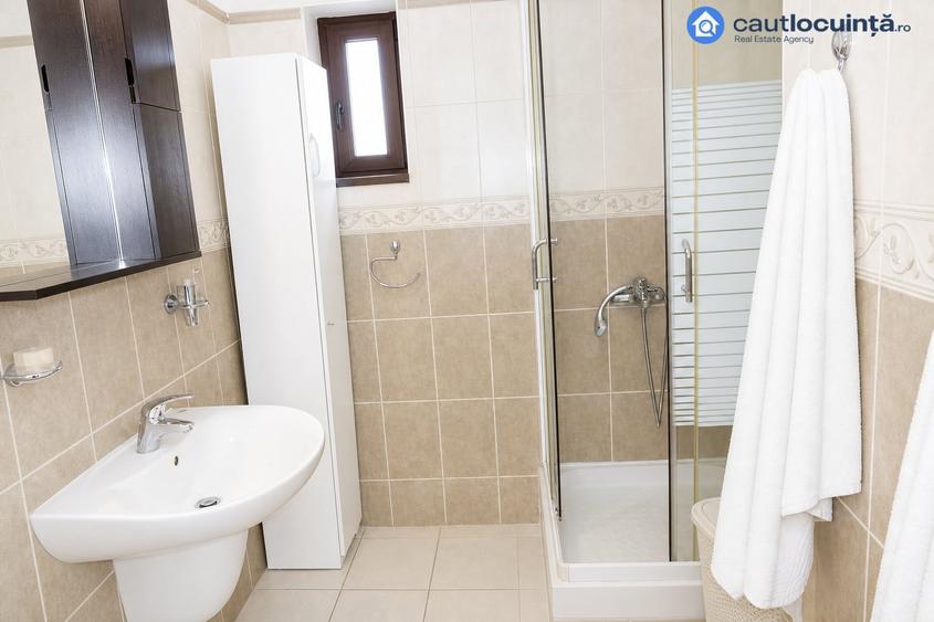 Casă individuală cu 5 camere cu Canalizare în Titan