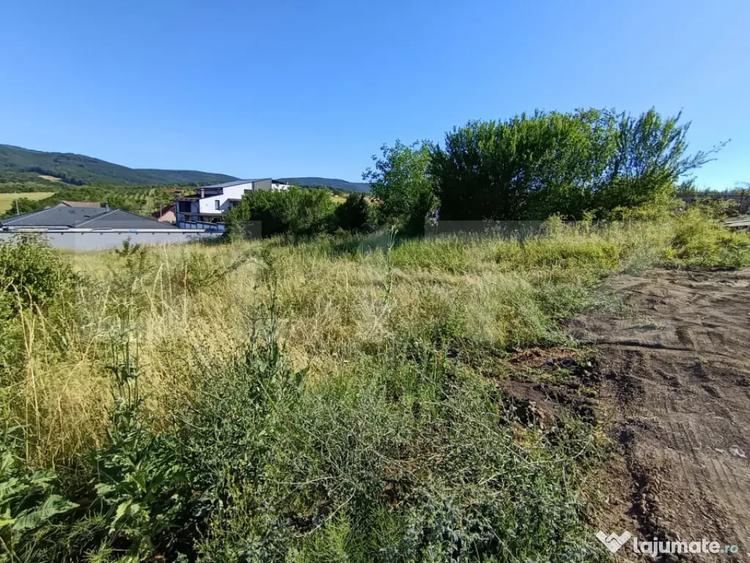 Teren de 1100 mp, în Central