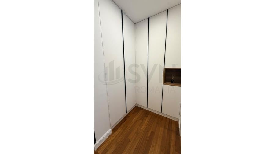 Apartament cu 3 camere semidecomandat, mobilat în Băneasa