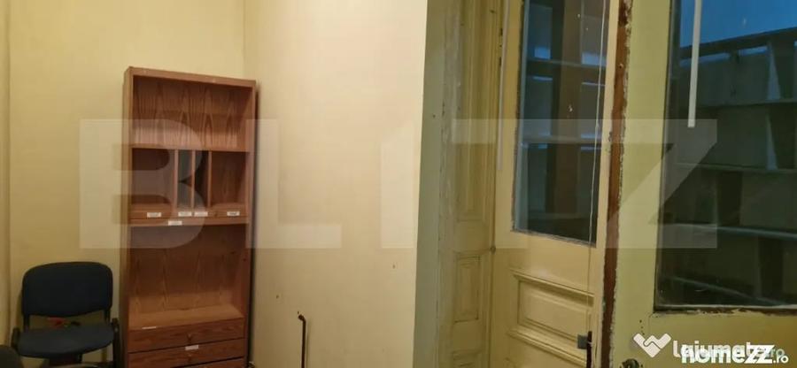 Casă cu 2 camere cu Teren 1138 Mp în Central