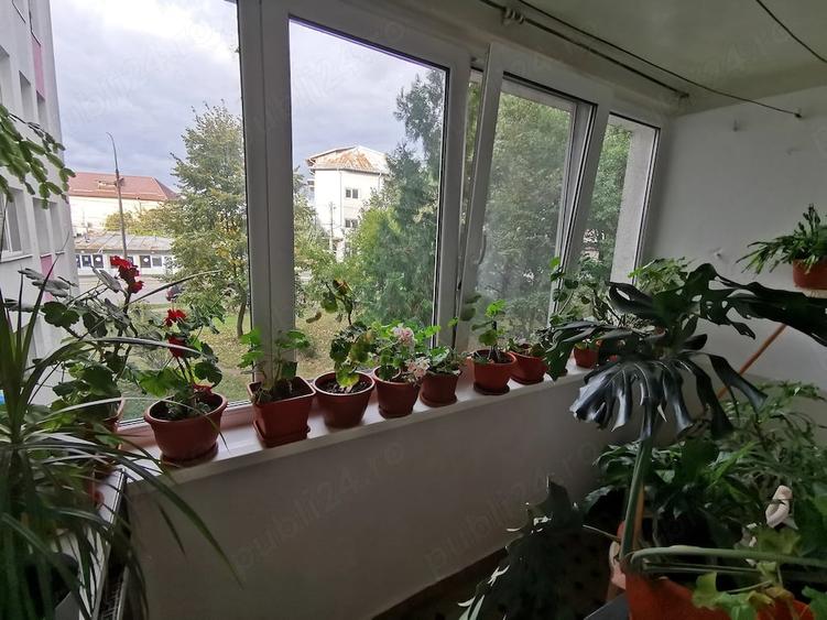 Apartament cu 3 camere semidecomandat în Central