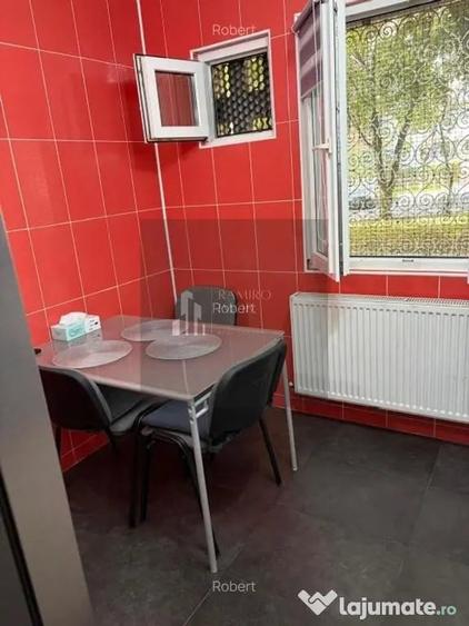 Apartament cu 3 camere semidecomandat în Alexandru Obregia