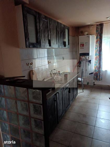 Apartament cu 3 camere decomandat în Între Lacuri