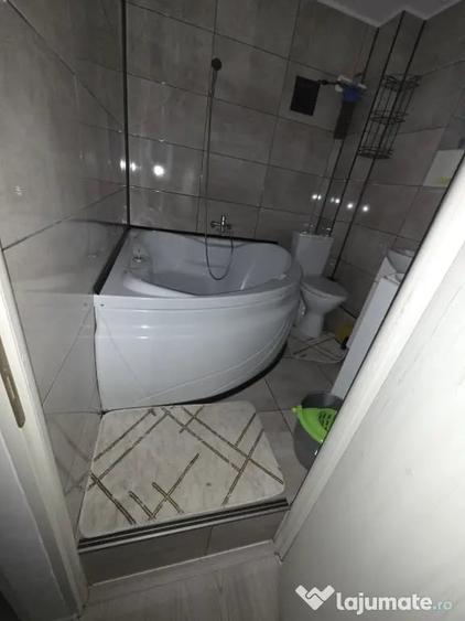 Garsonieră decomandată în Apărătorii Patriei