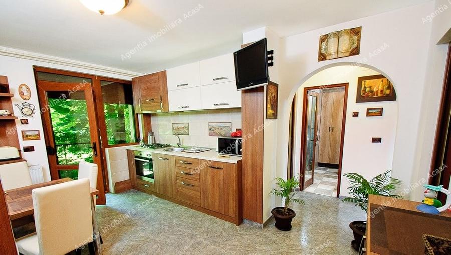 Apartament cu 3 camere decomandat, mobilat în Mazepa 1