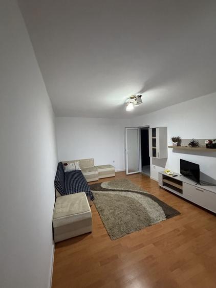 Apartament cu 3 camere decomandat în Buzaului
