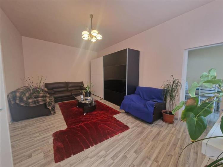 Casă cu 3 camere cu Teren 243 Mp în Central