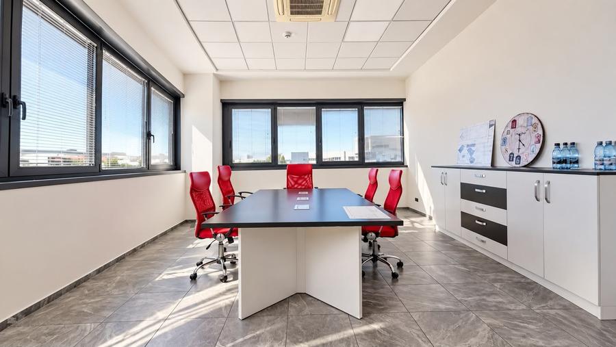 Spațiu industrial, de 2,532 mp, în Vest