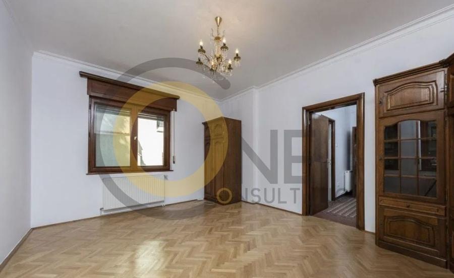 Apartament cu 5 camere decomandat, mobilat în Aviatorilor