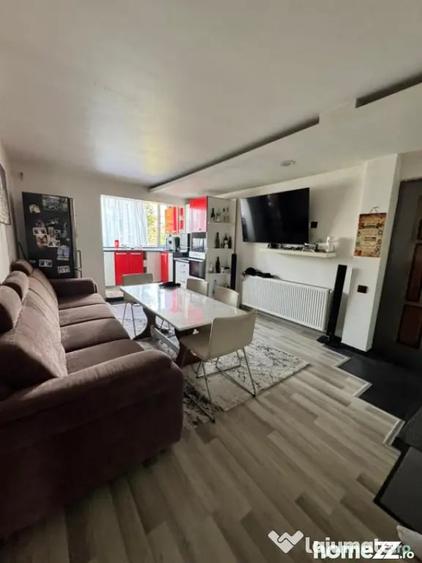 Apartament cu 4 camere decomandat în Central