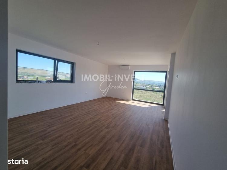 Casă cu 3 camere în Micești