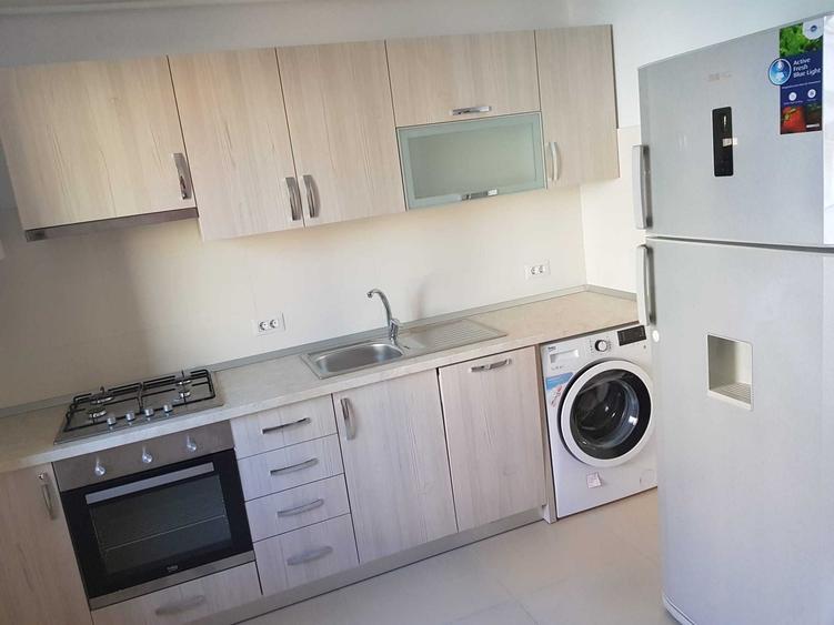 Apartament cu 3 camere decomandat în Precista
