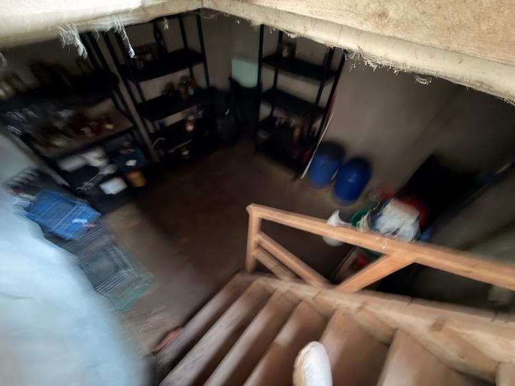Duplex cu 4 camere cu Canalizare în Metalurgiei