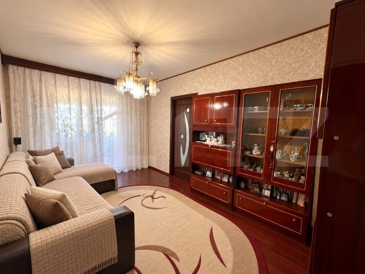 Apartament cu 2 camere semidecomandat, mobilat în Craiovița Nouă
