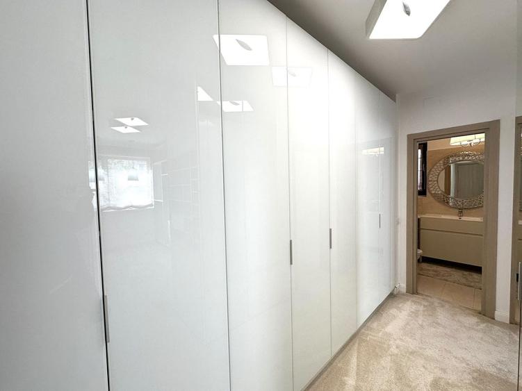 Apartament cu 3 camere decomandat, mobilat în Băneasa