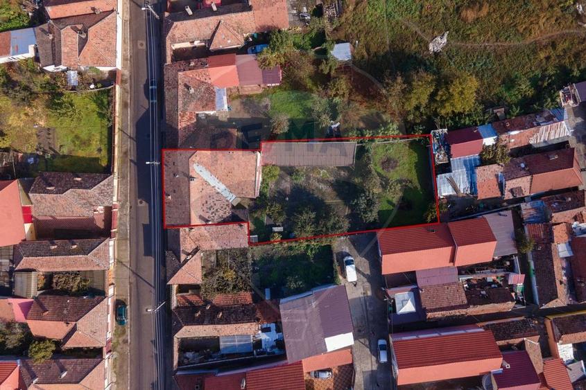 Casă cu 4 camere cu Teren 818 Mp în Central
