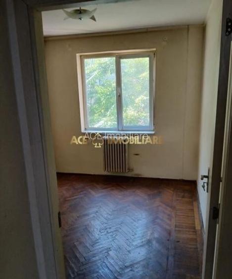 3 Camere de vanzare | Universitate | Metrou | 2% Comision | Cash | Nerenovat