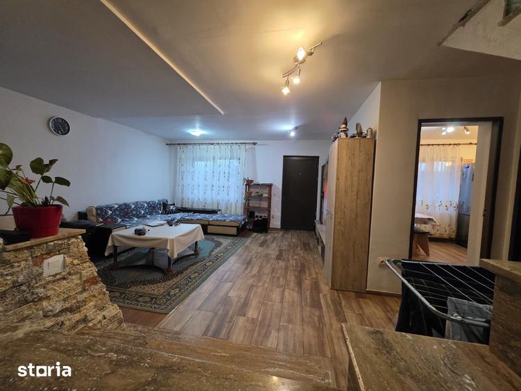 Casă cu 4 camere cu Teren 1600 Mp în Hărău