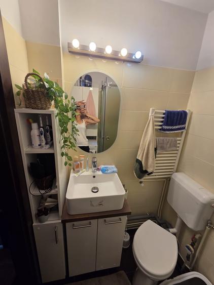 Apartament cu 4 camere decomandat în Drumul Taberei