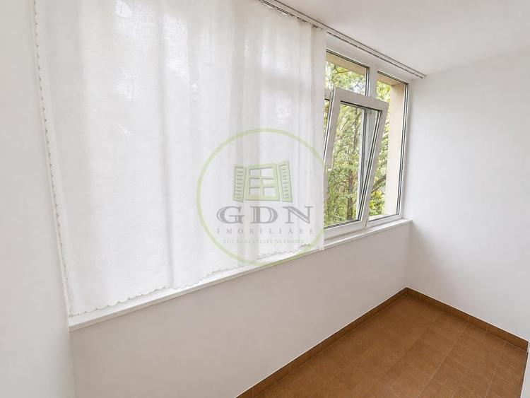 Apartament cu 4 camere decomandat în Rahova