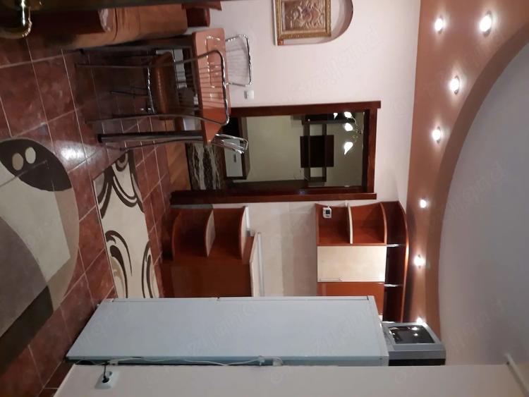 Apartament cu 2 camere decomandat în Precista