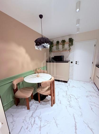 Apartament cu 2 camere decomandat, mobilat în Central
