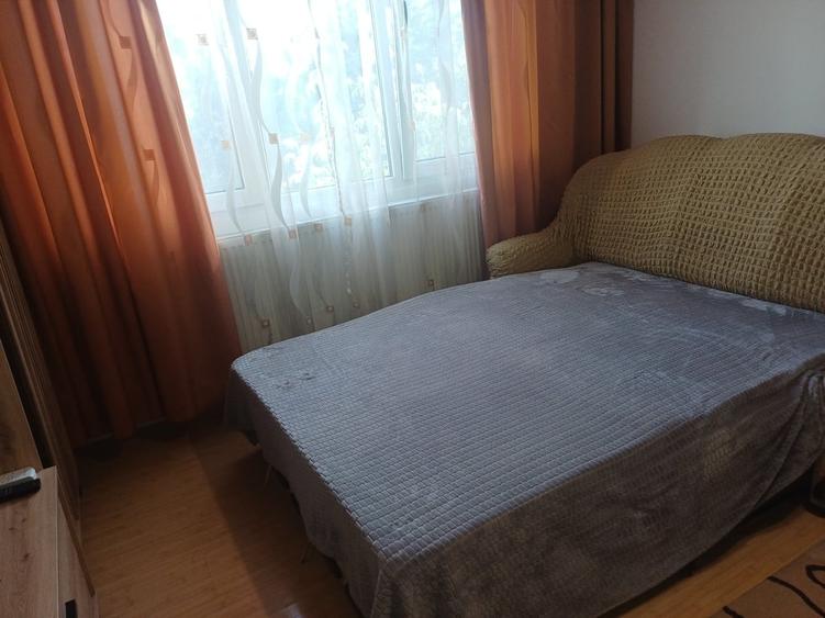 Garsonieră decomandată în Valea Ialomiței