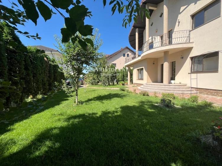 Casă cu 5 camere cu Canalizare în Corbeanca
