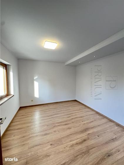 Casă cu 5 camere cu Teren 380 Mp în Giroc