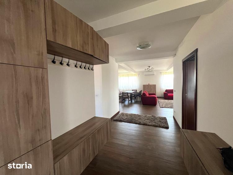 Casă cu 5 camere cu Teren 1250 Mp în Sud