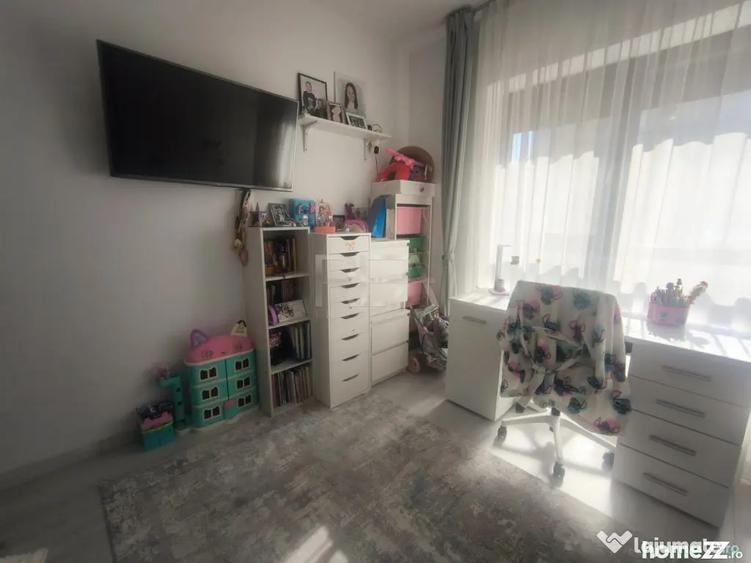 Apartament cu 4 camere decomandat, mobilat în Politehnica