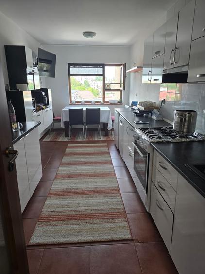 Apartament cu 2 camere decomandat în Ultimul leu