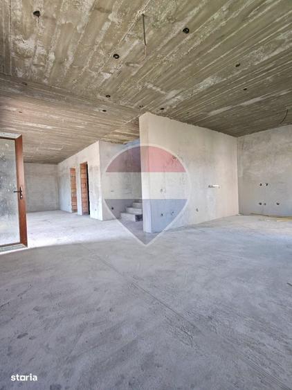 Casă cu 4 camere decomandat în Central