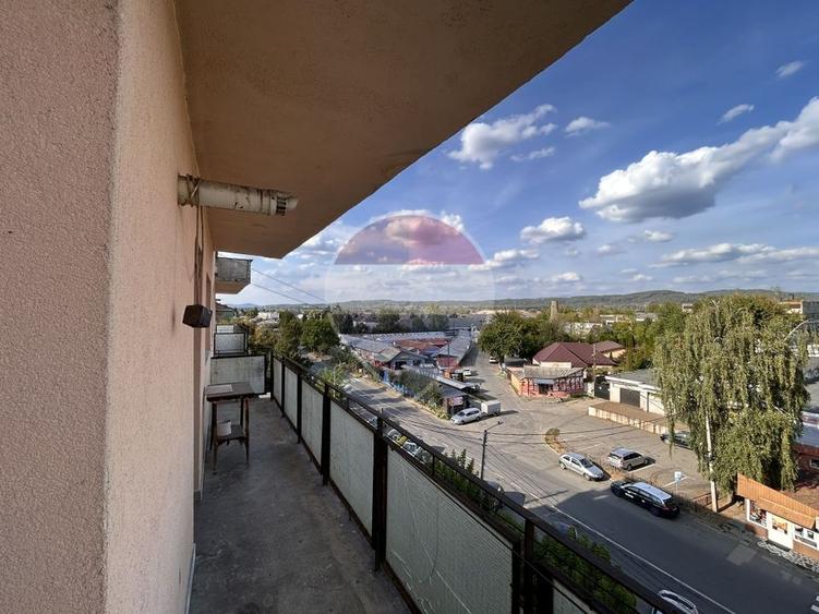 Apartament cu 3 camere decomandat, mobilat în Central