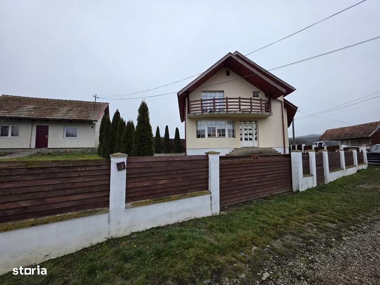 Casă cu 4 camere în Cerghid