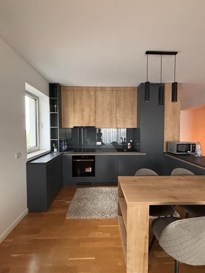 Apartament cu 3 camere semidecomandat în Herăstrău