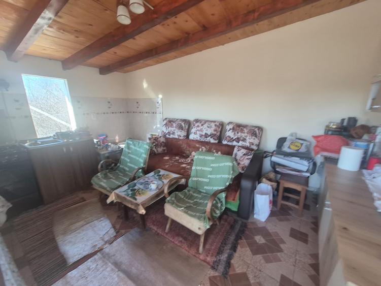 Casă cu 5 camere cu Teren 6817 Mp în Zănești