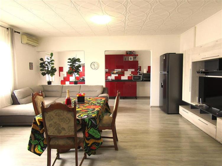 Casă cu 4 camere cu Teren 620 Mp în Exterior Sud